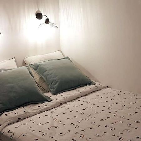 Studio Cosy, Quartier Canal Saint-Martin Париж Екстериор снимка