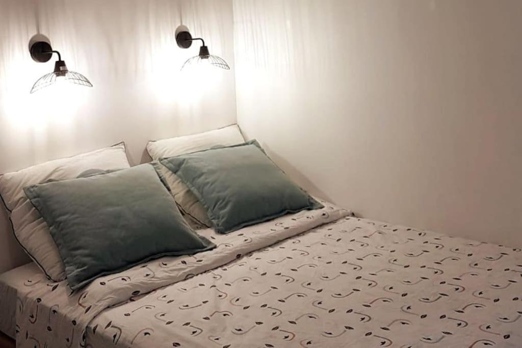 Studio Cosy, Quartier Canal Saint-Martin Париж Екстериор снимка